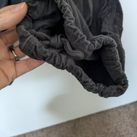 Bundle of Hollister corduroy wide leg or joggers style pants, sz med - Picture 9 of 9